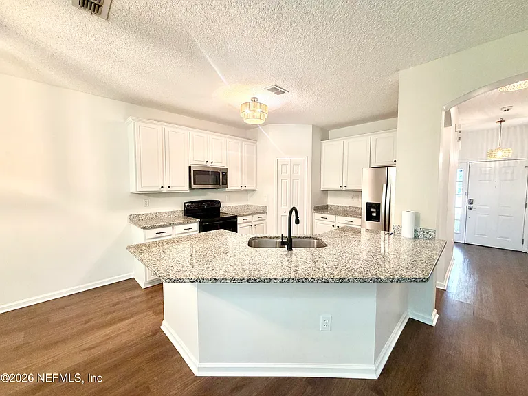 1720 Cross Pines Dr — Photo 4