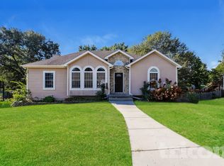 715 Holiday Dr, Lansing, KS 66043