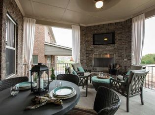 917 Green Valley Dr, Nashville, TN 37220