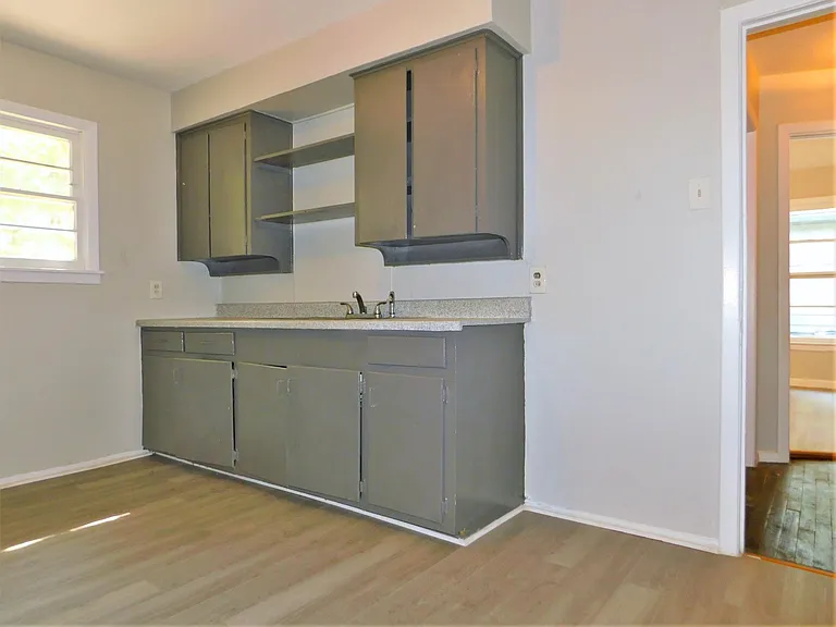 2212 Denison St — Photo 11