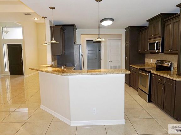 4th image of 7042 Persimmon Dr