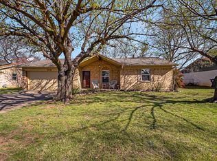 744 Meadowlark Cir, Crowley, TX 76036