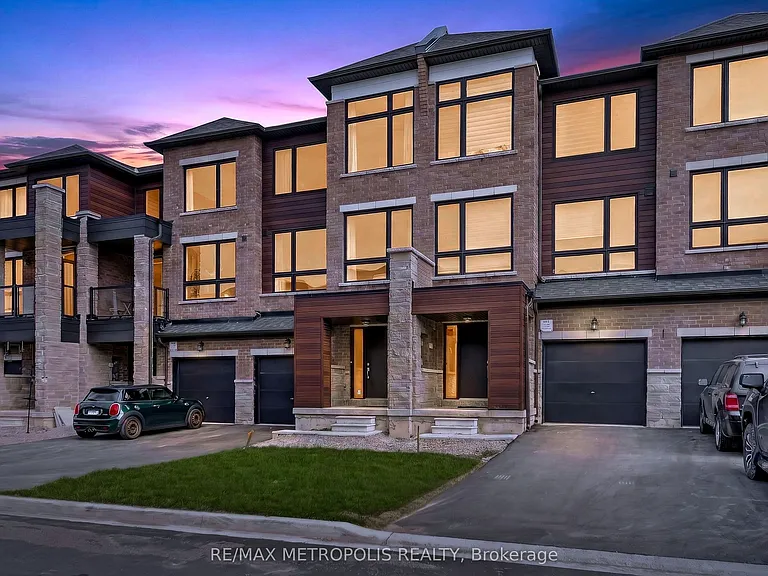 132 Blue Forest Cres — Photo 1