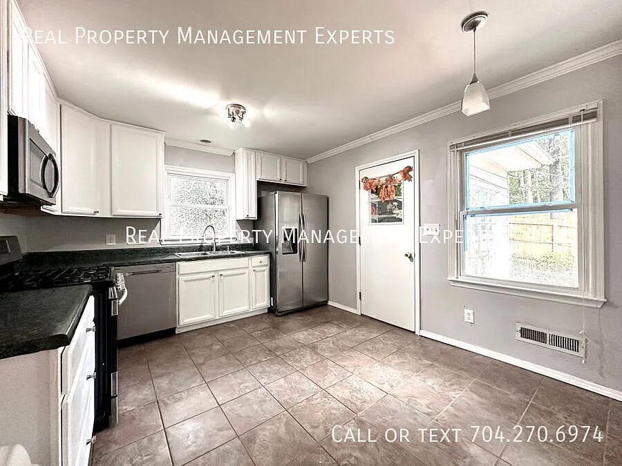 Coming Soon! Charming 3-Bed 1.5 Bath Home In Classic Booming Collins Park! — Photo 2