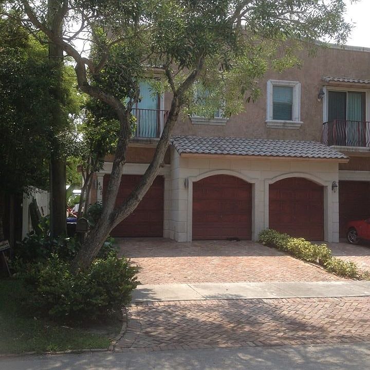 1st image of 465 SW 5th Ave