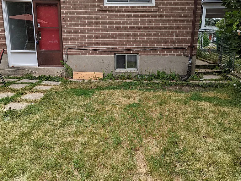 160 McMurchy Ave S — Photo 23