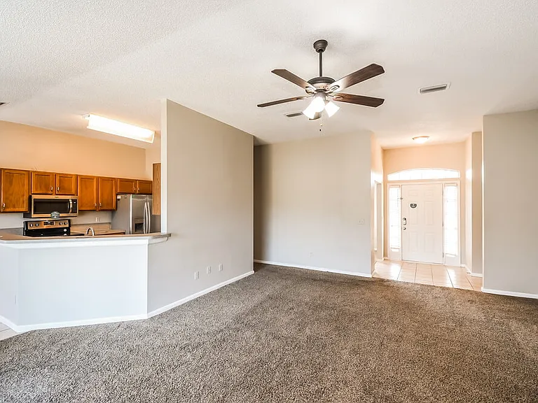 413 Cottage Cove Ct — Photo 4