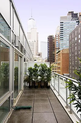 Sold by R New York | media 20