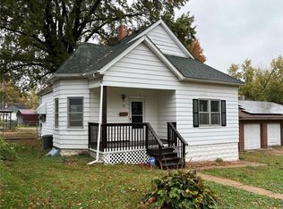11 N 95th St, Belleville, IL 62223
