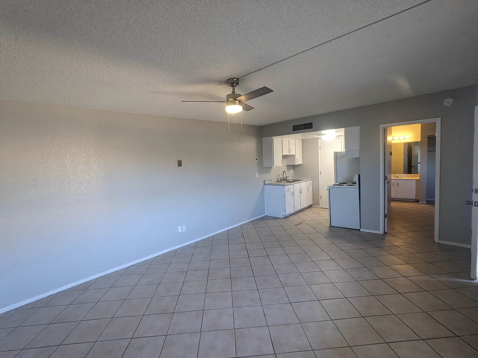 1 bed, 550 sqft, $895 — Photo 3