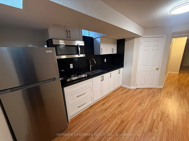 33 Silver Linden Dr — Photo 14