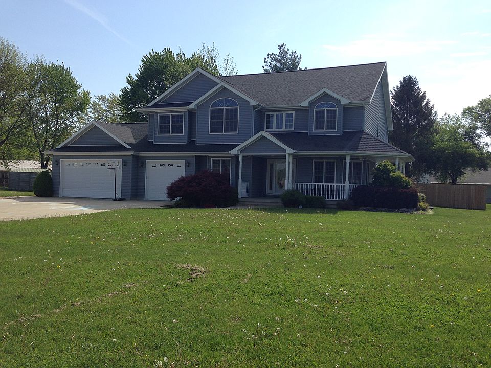 Front of Magnificant Home