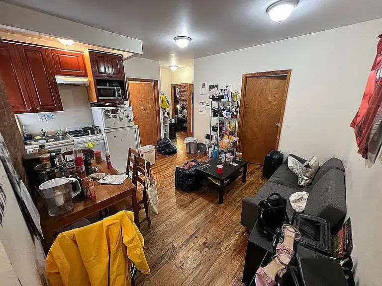 540 E 5th St #18 — Photo 1