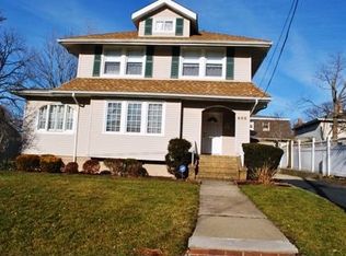 955 Linden Ave, Ridgefield, NJ 07657