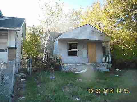12715 Roselawn