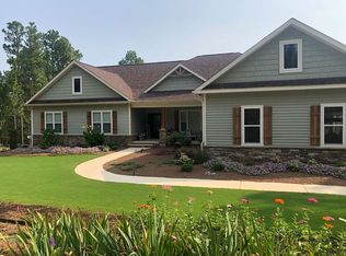 190 Lake Auman Way, West End, NC 27376