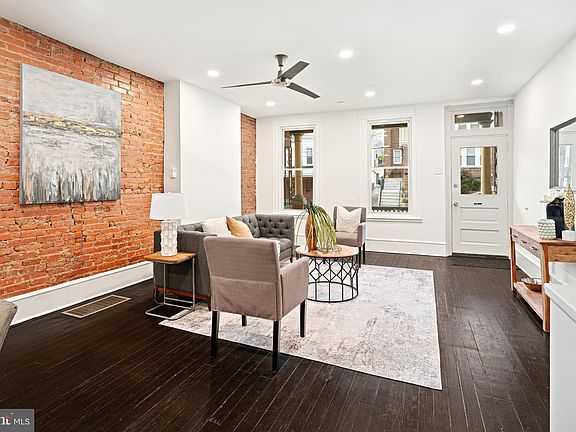 5th image of 333 Leverington Ave