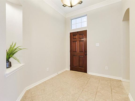 3rd image of 18323 Crossland Ct