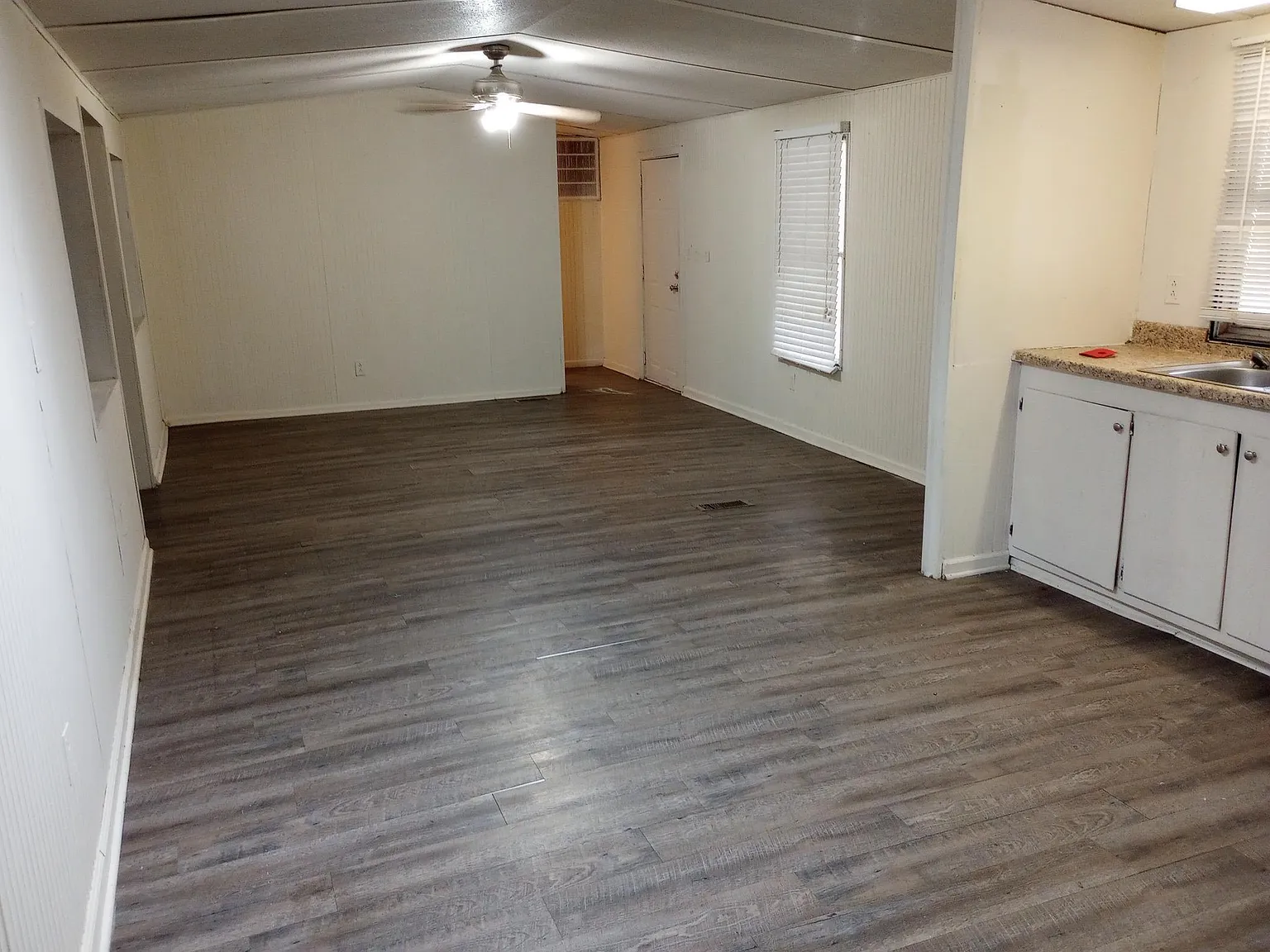 5 bed, 2180 sqft, $1,000 — Photo 3