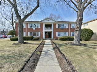 2050 Parkside Dr APT 1C, Park Ridge, IL 60068