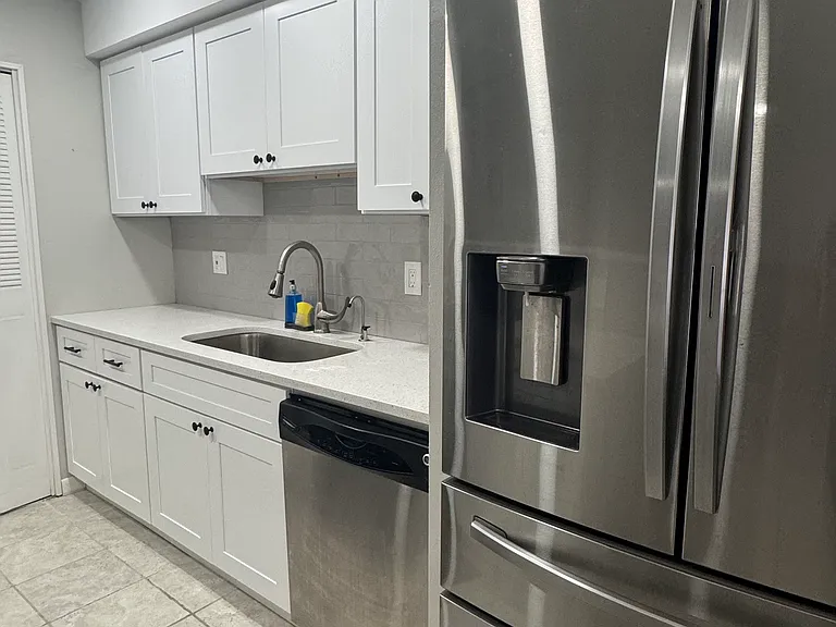 1235 S Highland Ave #D204 — Photo 2