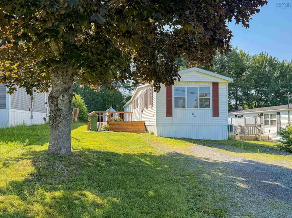 160 Seasons Dr, Bridgewater, NS B4V 3E7