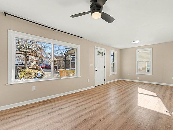3rd image of 510 Fox St