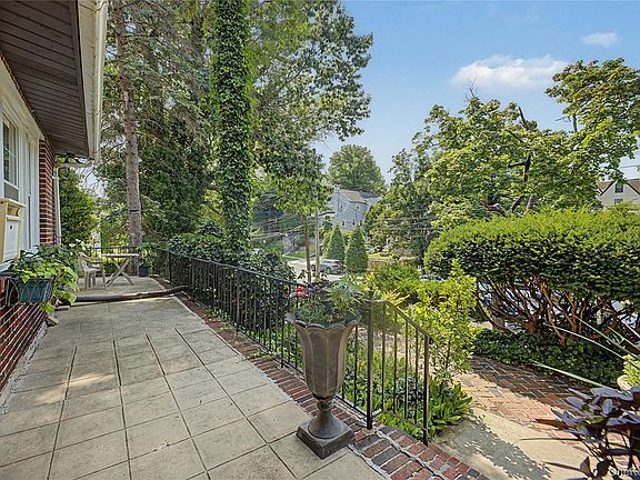 4th image of 75 Sycamore Avenue