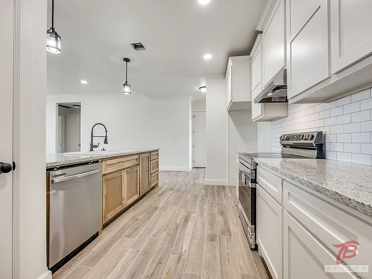 1321 Chisholm Trail Ln — Photo 10