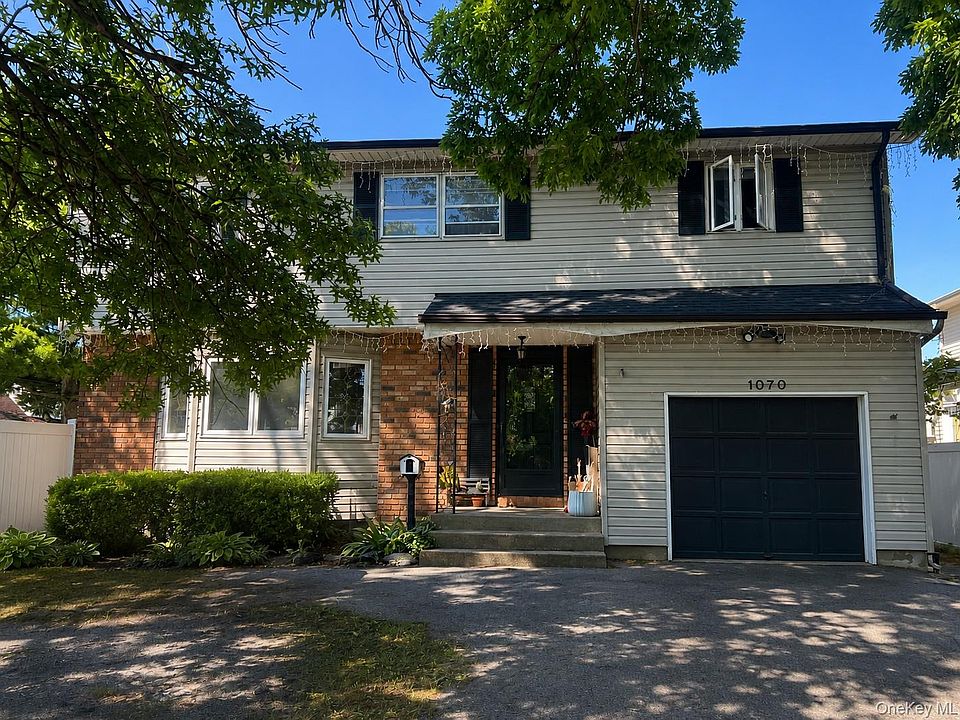 1st image of 1070 Oakfield Avenue