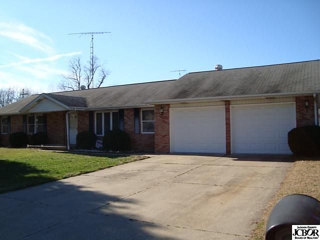2nd image of 300 Kelly Dr
