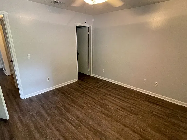 910 Brett Dr #21 — Photo 12