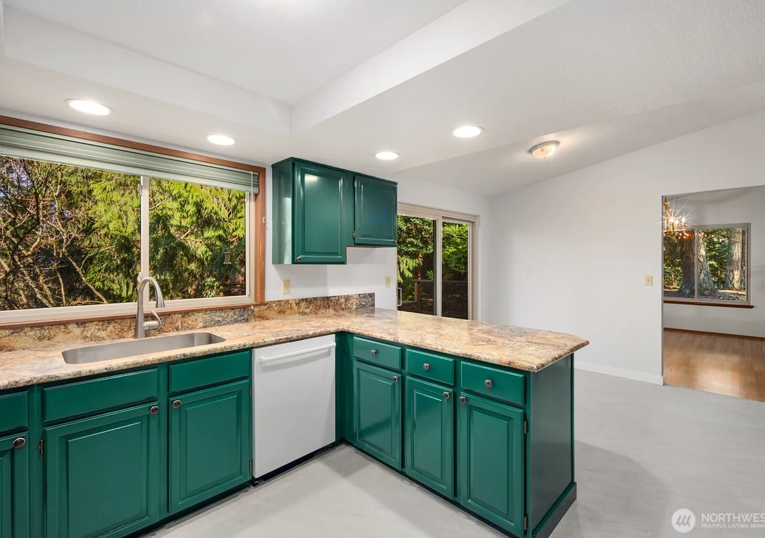 Spacious Home on Private 0.80-Acre Lot in Winterwood Estates — Photo 3