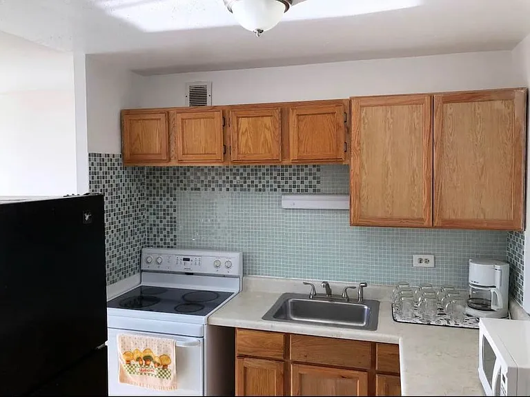 6131 N Winthrop Ave #107 — Photo 8