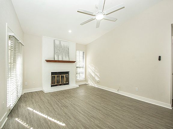 2nd image of 1104 Riverchase Ln Unit 204