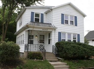 1526 Chatham St, Racine, WI 53402