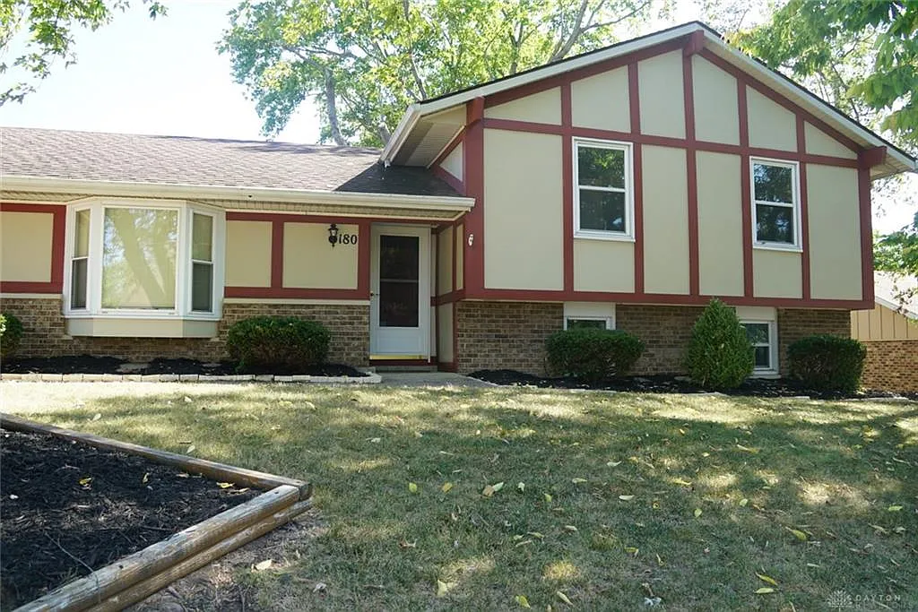 180 Pinecone Ln photo 1