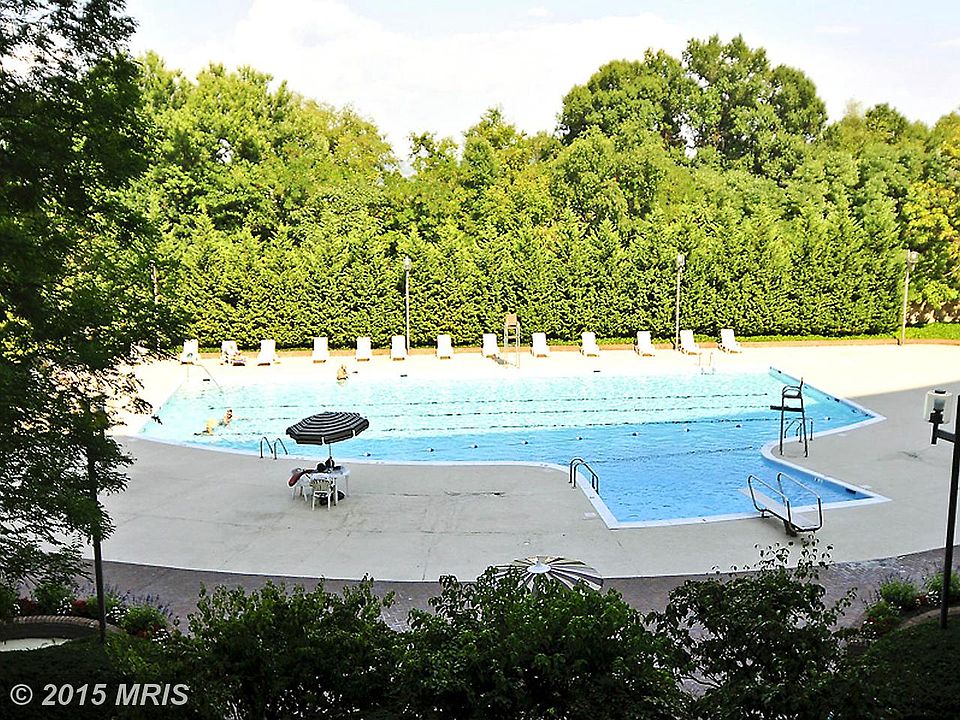1st image of 1805 Crystal Dr APT 312S