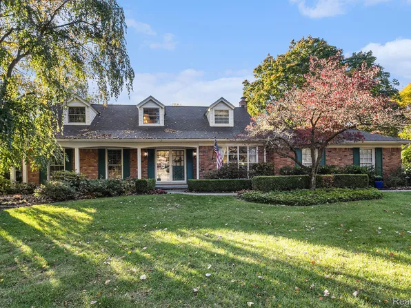 4597 Broughton Dr, Bloomfield Hills, MI 48301