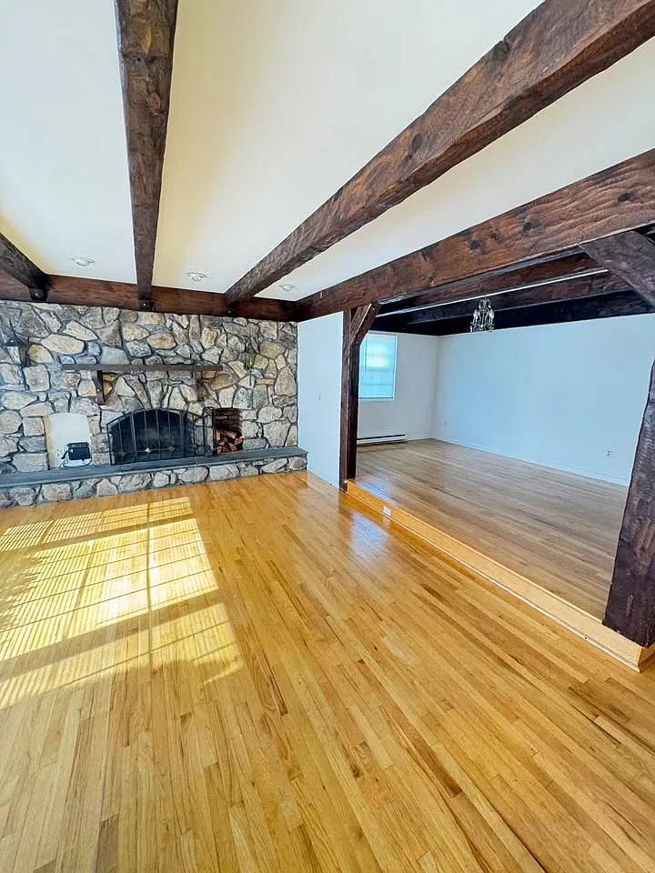 Parr Dr, Lake Ronkonkoma — Photo 1