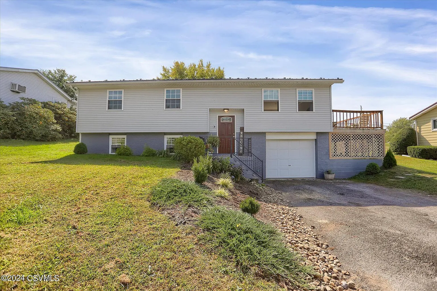 124 Old Farm Ln photo 1
