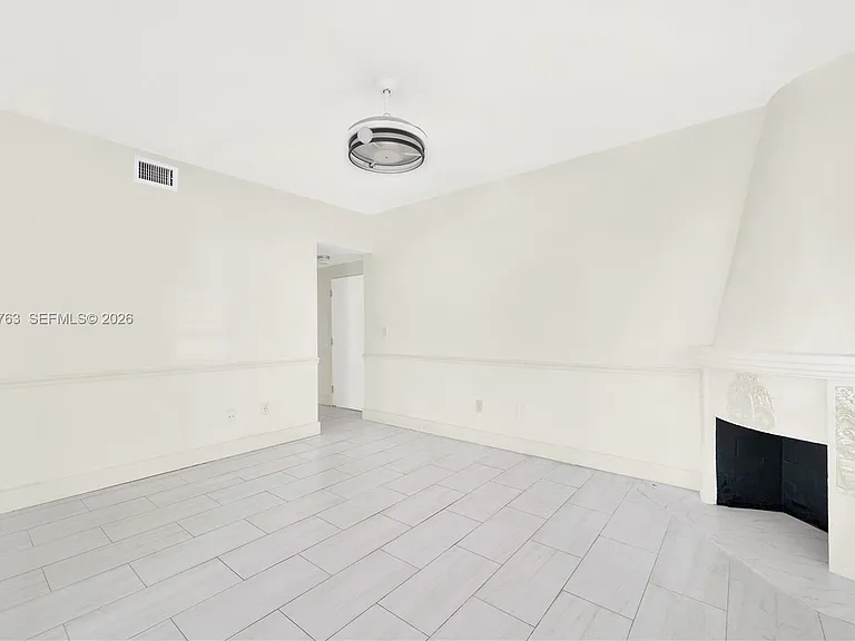610 8th St #102R — Photo 8