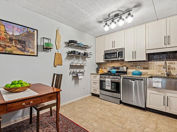 5th image of 297 W 137th St #B