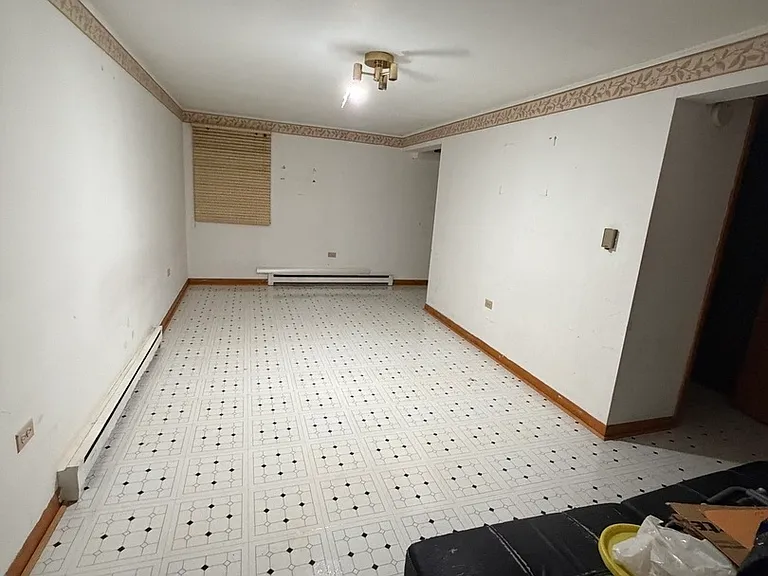 805 Bishop Ct #H — Photo 14