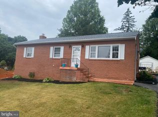 410 S Seminary St, Charles Town, WV
