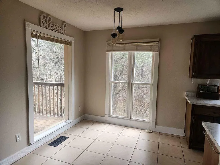 15 Woodsdale Dr #2 — Photo 7