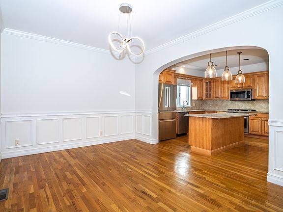 4th image of 8 Davenport St Floor 1