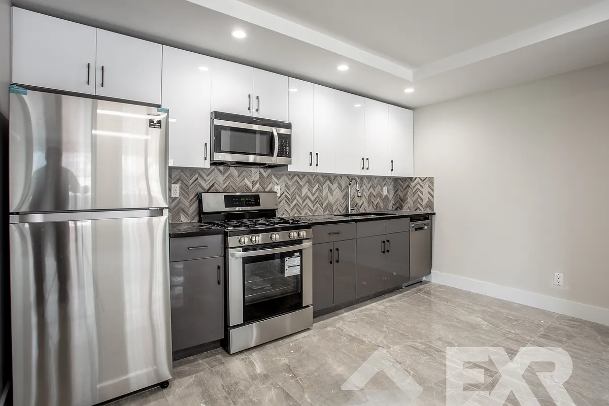 Building Photo - 800 Empire Blvd #6B