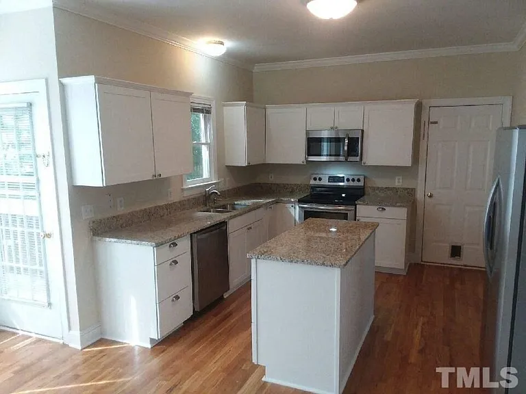 1817 Misty Hollow Ln — Photo 3