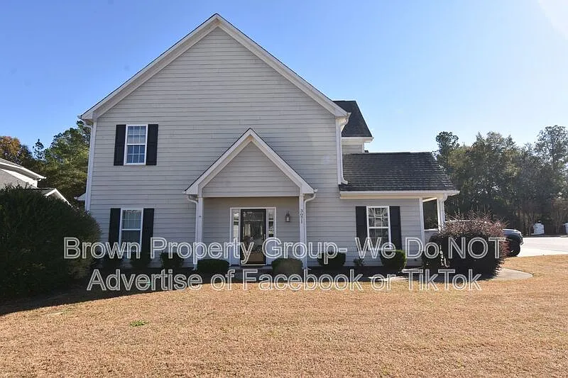 3 bed, 3.0 bath, 1555 sqft, $1,650 — Photo 2